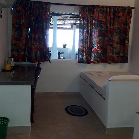 Anicia Beach House Негомбо Екстериор снимка