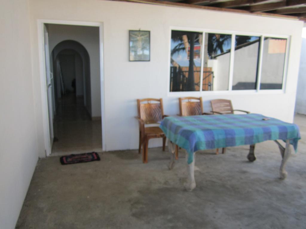 Anicia Beach House Негомбо Екстериор снимка