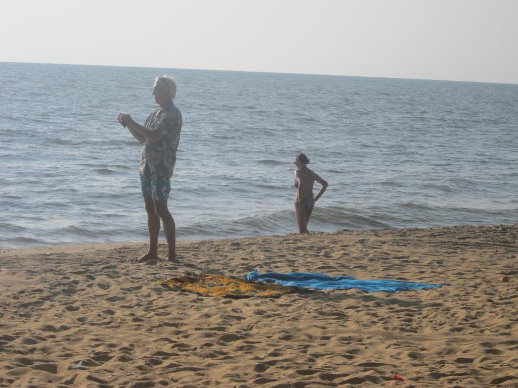 Anicia Beach House Негомбо Екстериор снимка