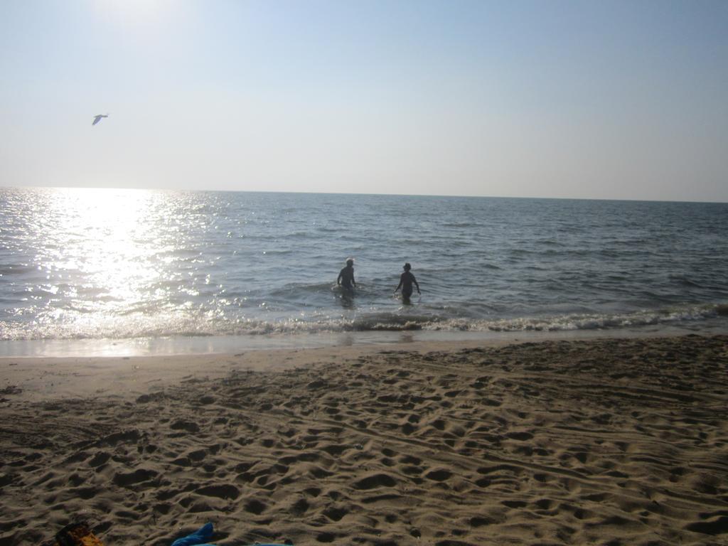 Anicia Beach House Негомбо Екстериор снимка