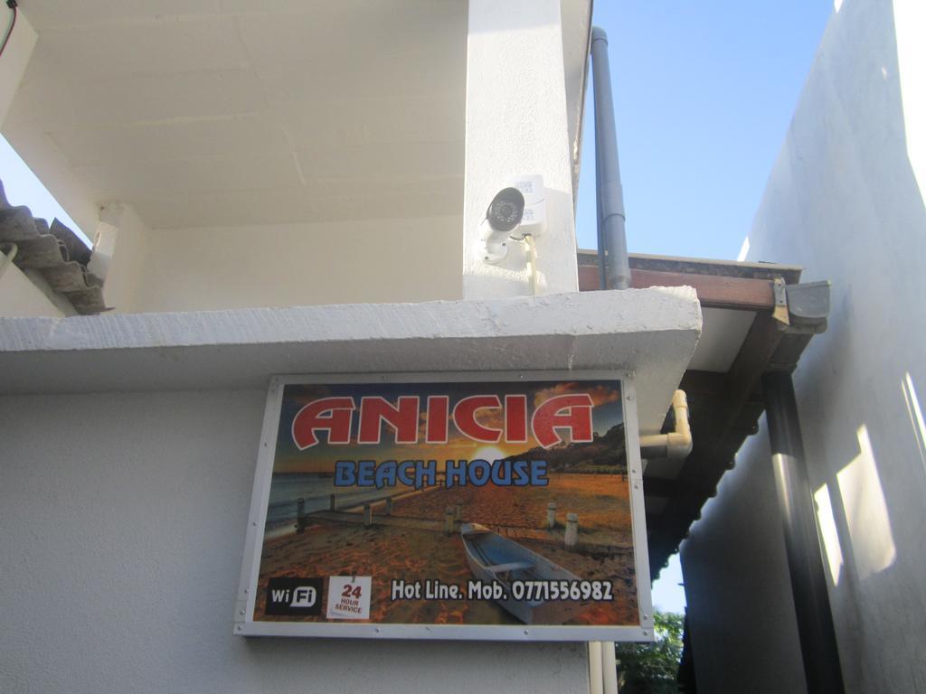 Anicia Beach House Негомбо Екстериор снимка