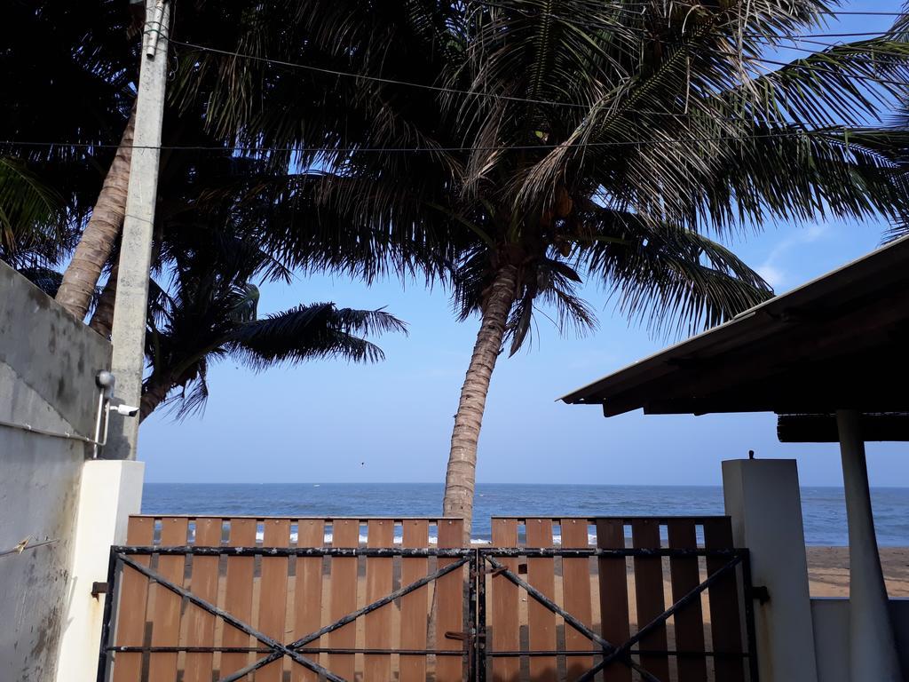 Anicia Beach House Негомбо Екстериор снимка