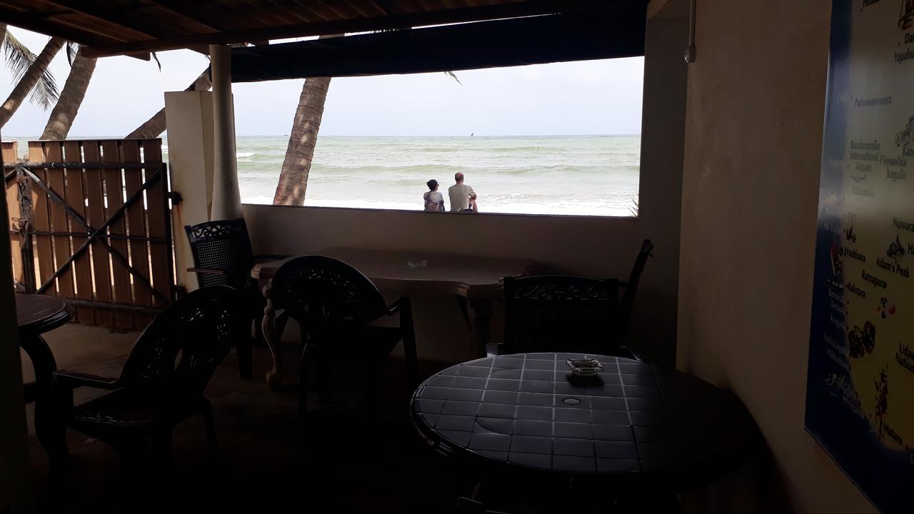 Anicia Beach House Негомбо Екстериор снимка