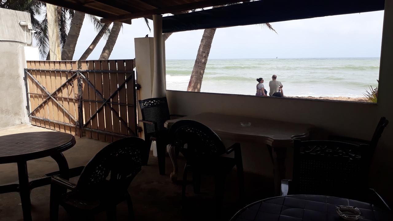 Anicia Beach House Негомбо Екстериор снимка