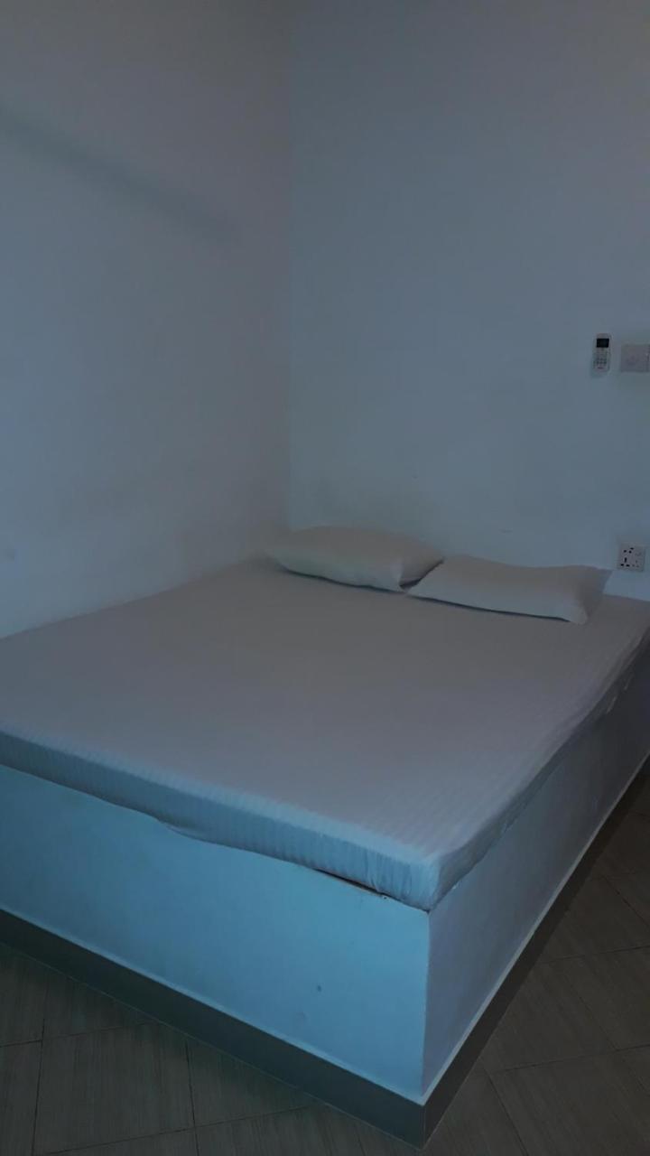 Anicia Beach House Негомбо Екстериор снимка