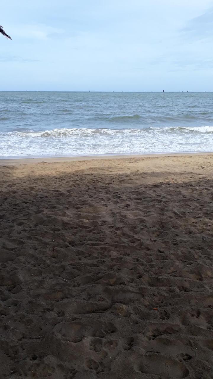 Anicia Beach House Негомбо Екстериор снимка