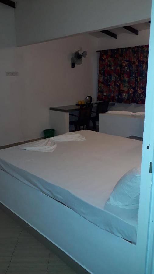Anicia Beach House Негомбо Екстериор снимка