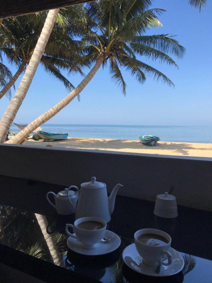 Anicia Beach House Негомбо Екстериор снимка